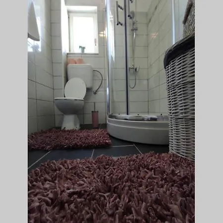 Βίλα Kuca Za Odmor M&j S Grijanim Bazenom Benkovac