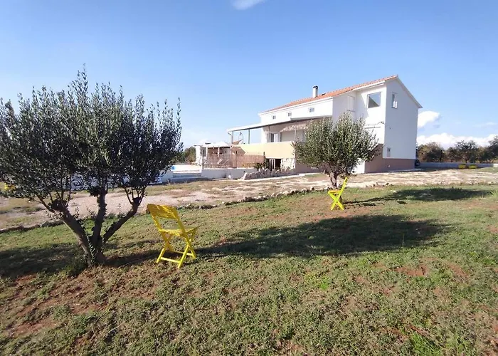 Kuca Za Odmor M&j S Grijanim Bazenom Вилла *