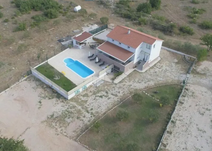 Вилла Kuca Za Odmor M&j S Grijanim Bazenom