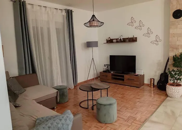 Вилла Kuca Za Odmor M&j S Grijanim Bazenom *