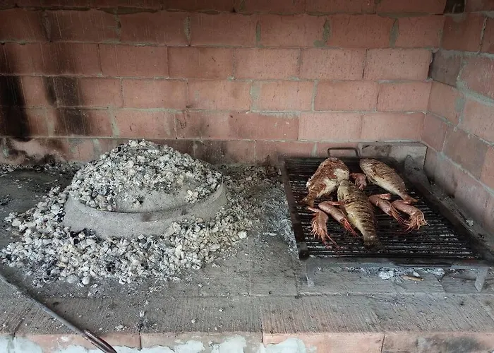 Kuca Za Odmor M&j S Grijanim Bazenom * Бенковац