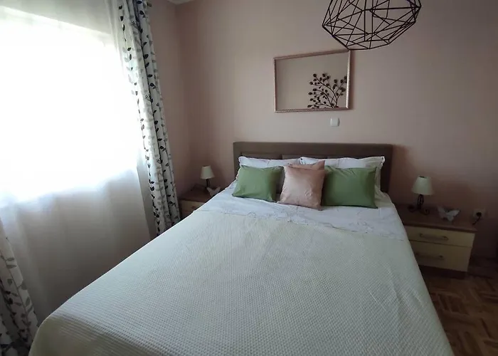 Kuca Za Odmor M&j S Grijanim Bazenom