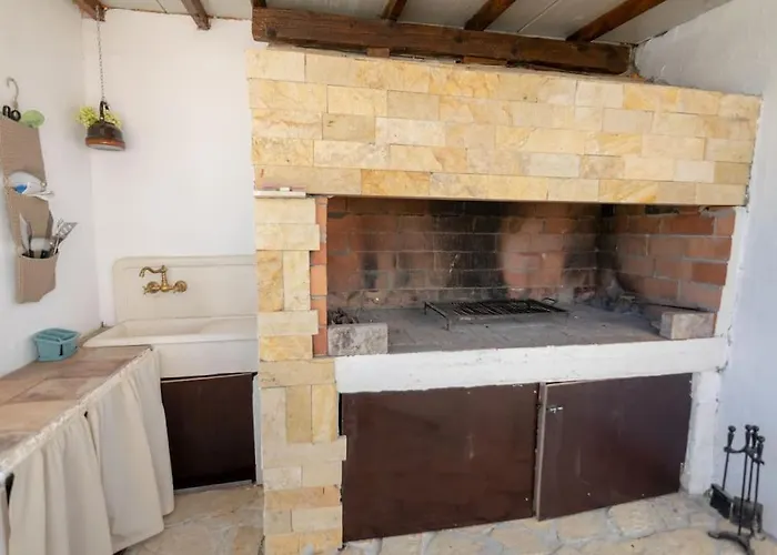 Kuca Za Odmor M&j S Grijanim Bazenom Вилла