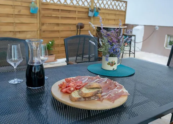 Вилла Kuca Za Odmor M&j S Grijanim Bazenom