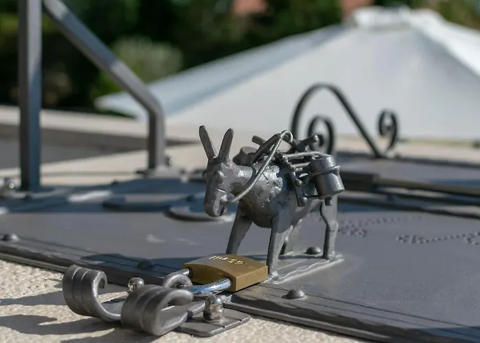 Kuca Za Odmor M&j S Grijanim Bazenom Вилла Бенковац