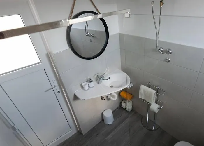 Kuca Za Odmor M&j S Grijanim Bazenom Вилла *