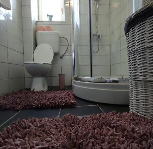 Вилла Kuca Za Odmor M&j S Grijanim Bazenom Бенковац