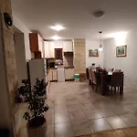 Kuca Za Odmor M&j S Grijanim Bazenom