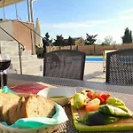 فيلة Kuca Za Odmor M&j S Grijanim Bazenom