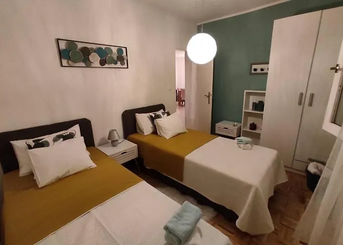 Kuca Za Odmor M&j S Grijanim Bazenom *